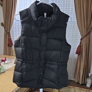 Old Navy Women's Black Quilted Vest